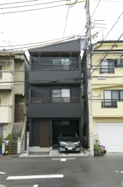 建替前と全然ちがう!敷地面積18坪の狭小地でも明るく、風通しの良い快適な住まい
